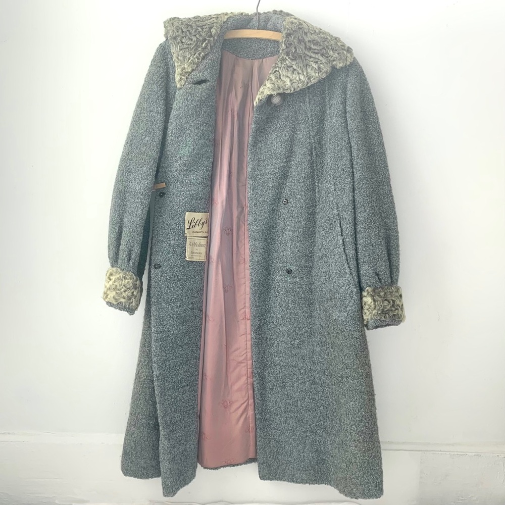 vintage 50s/60s wool boucle long winter coat with curly wool shearling trim - Picture 3 of 9